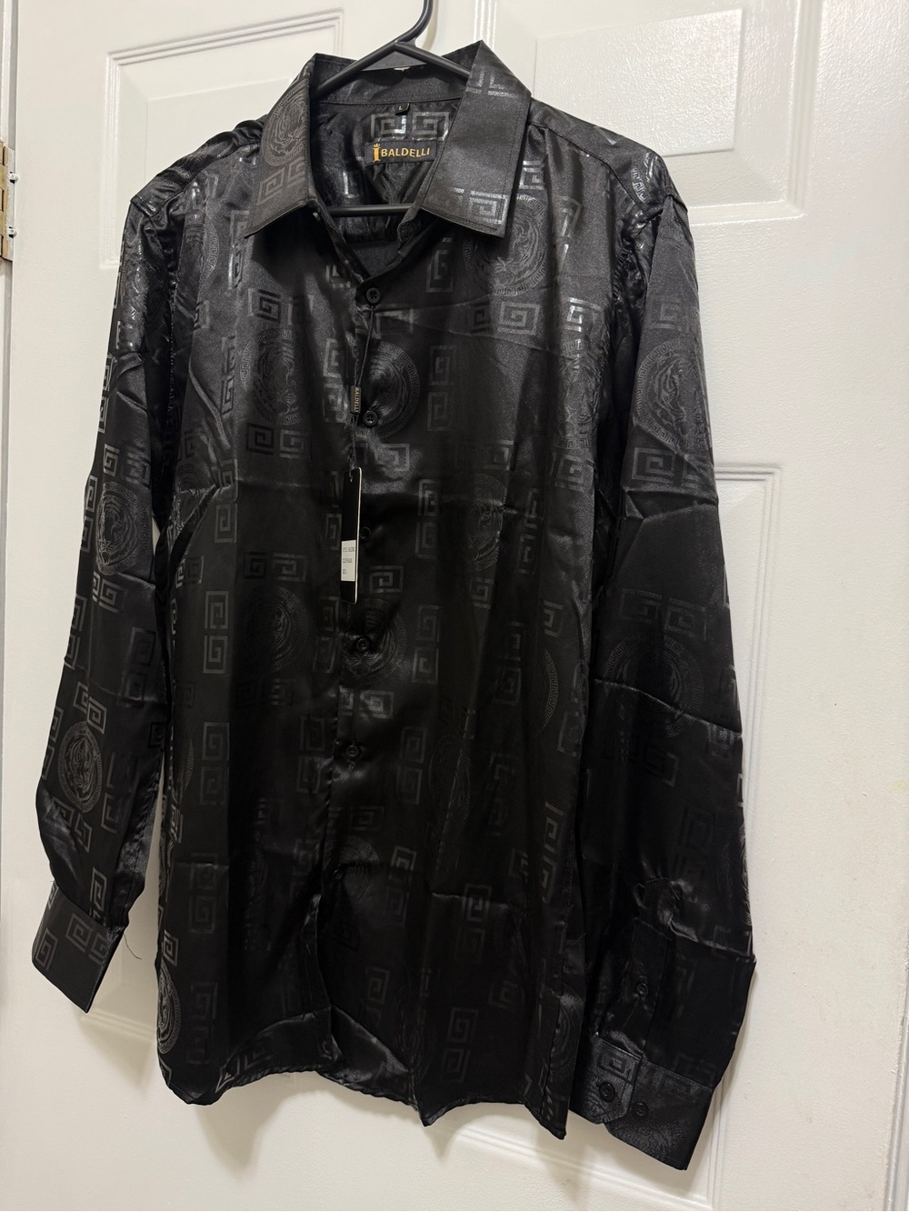 BALDELLI
Premium Vear Men’s Black Satin Long-Sleeve Dress Shirt